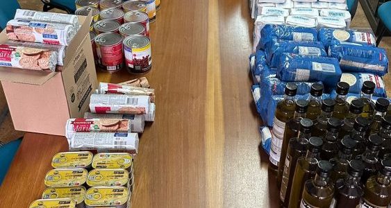 A nossa Confraria cumpriu a tradição, e entregou cabazes de Natal a famílias carenciadas